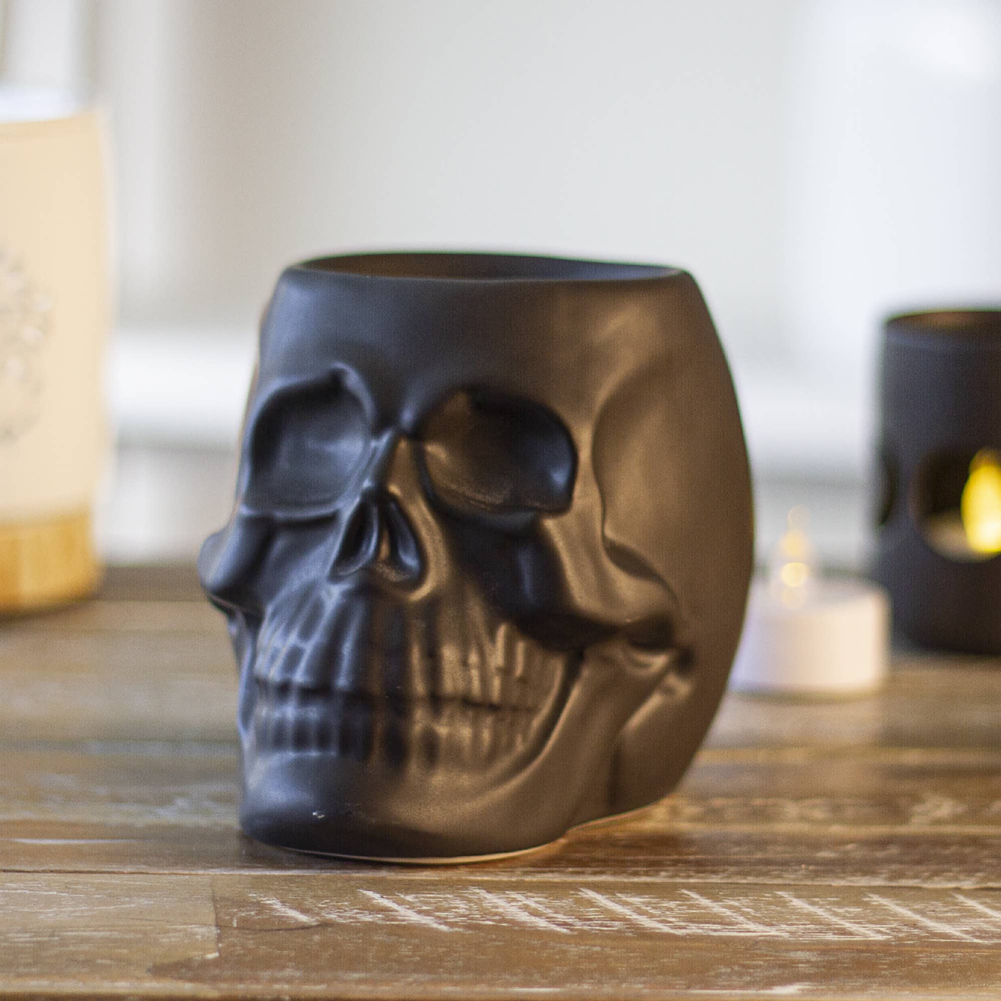 Pacific Trading - Wholesale Oil Warmer - Ceramic Skull Oil Burner Black0