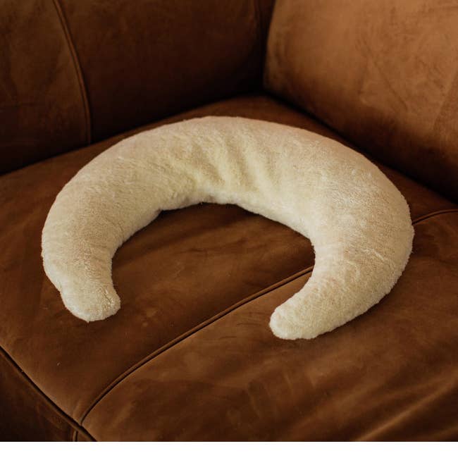 Nursing and Neck Cushion | white for wholesale by Senger-Naturwelt