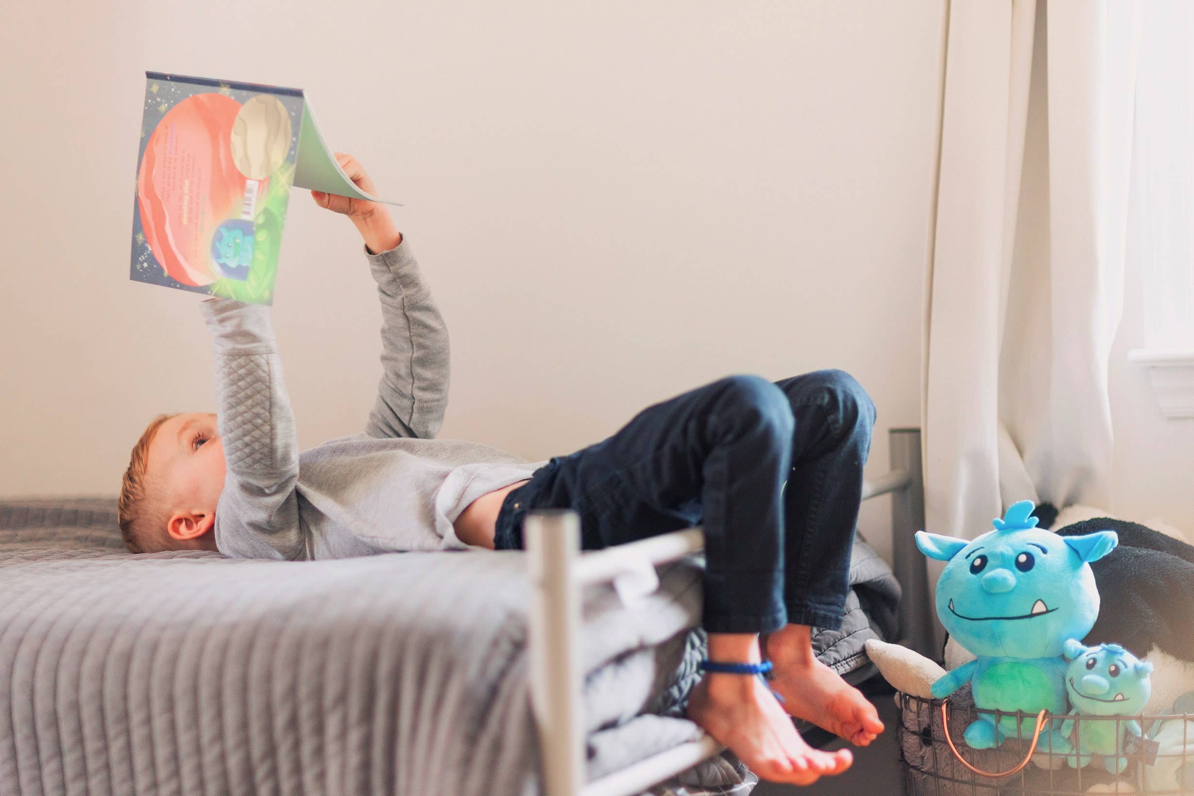 Rudderr, LLC/MintBucket - Wholesale Stuffed/Plush Toy - Kids & Baby - Chomphogs on Guard - Solution for Kids Scared of the Dark5