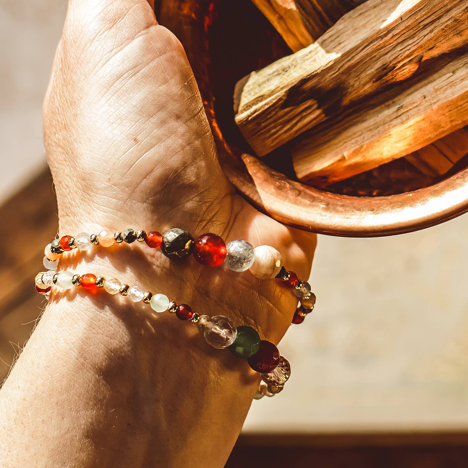 Mindful Living Co. – Pulseira de missangas por atacado – Pulseira de Contas com Intenção Facetada – Coleção Cristal14