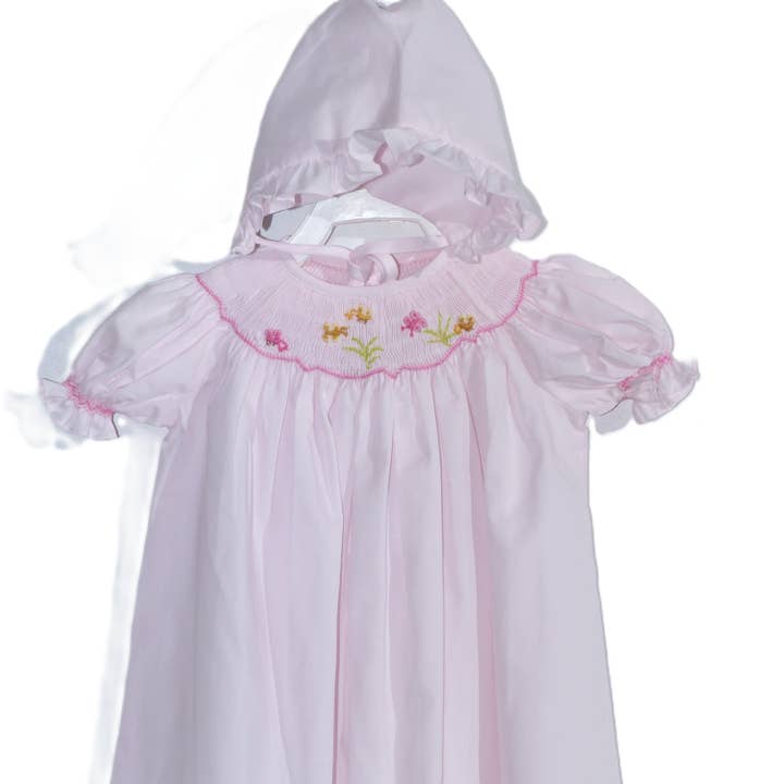 Vestido obispo de manga corta con flores y nido de abeja geométrico rosa & Bonito gorro para venta al por mayor de Hello Bebes!