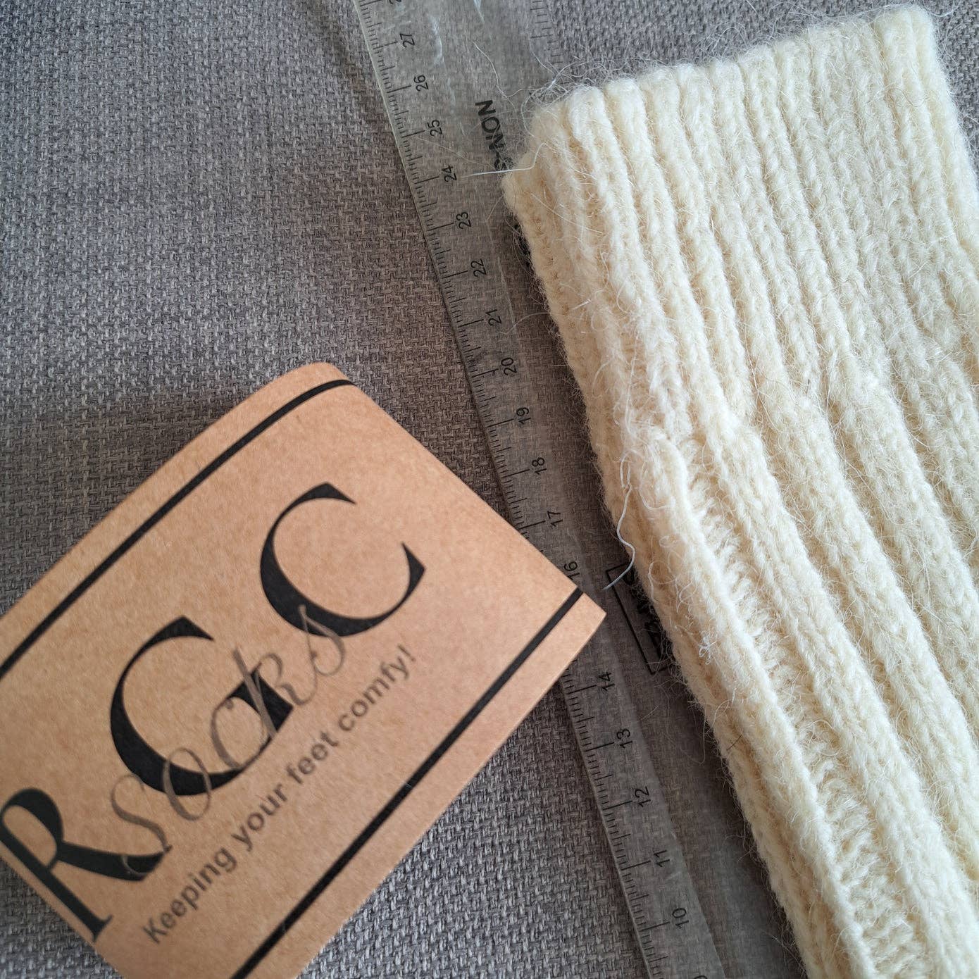 Off White Meias de Lã Natural de Alpaca Off-White | Meias | Meias de Inverno para venda a revendedores na Faire4