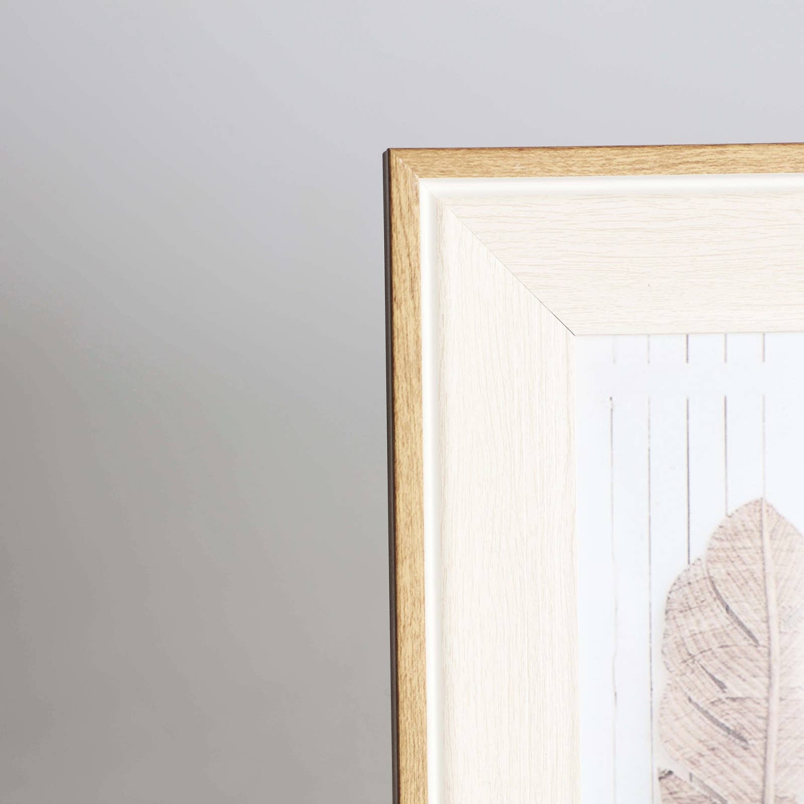 B&B - Wholesale Picture Frame - Photo Frame, Made of MDF Wood, In Brown Color, 26X2X31cm1