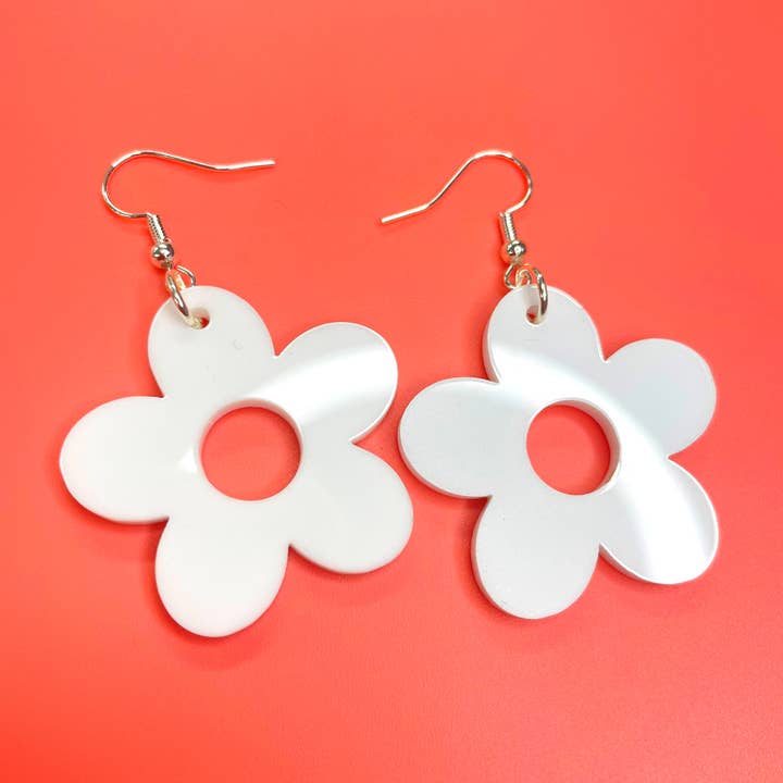 Large White 60's Flowers for wholesale by Plastic Moon