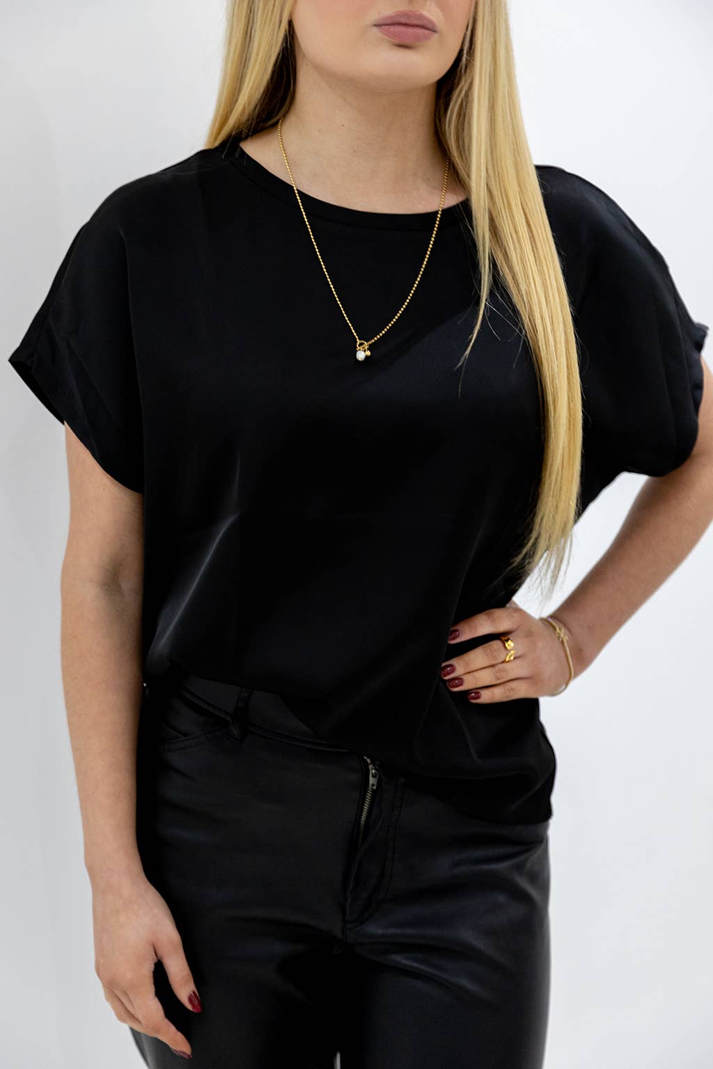 Last True Angel – wholesale Blouse – Women’s – Satin Boxy T-shirt Top in Black1