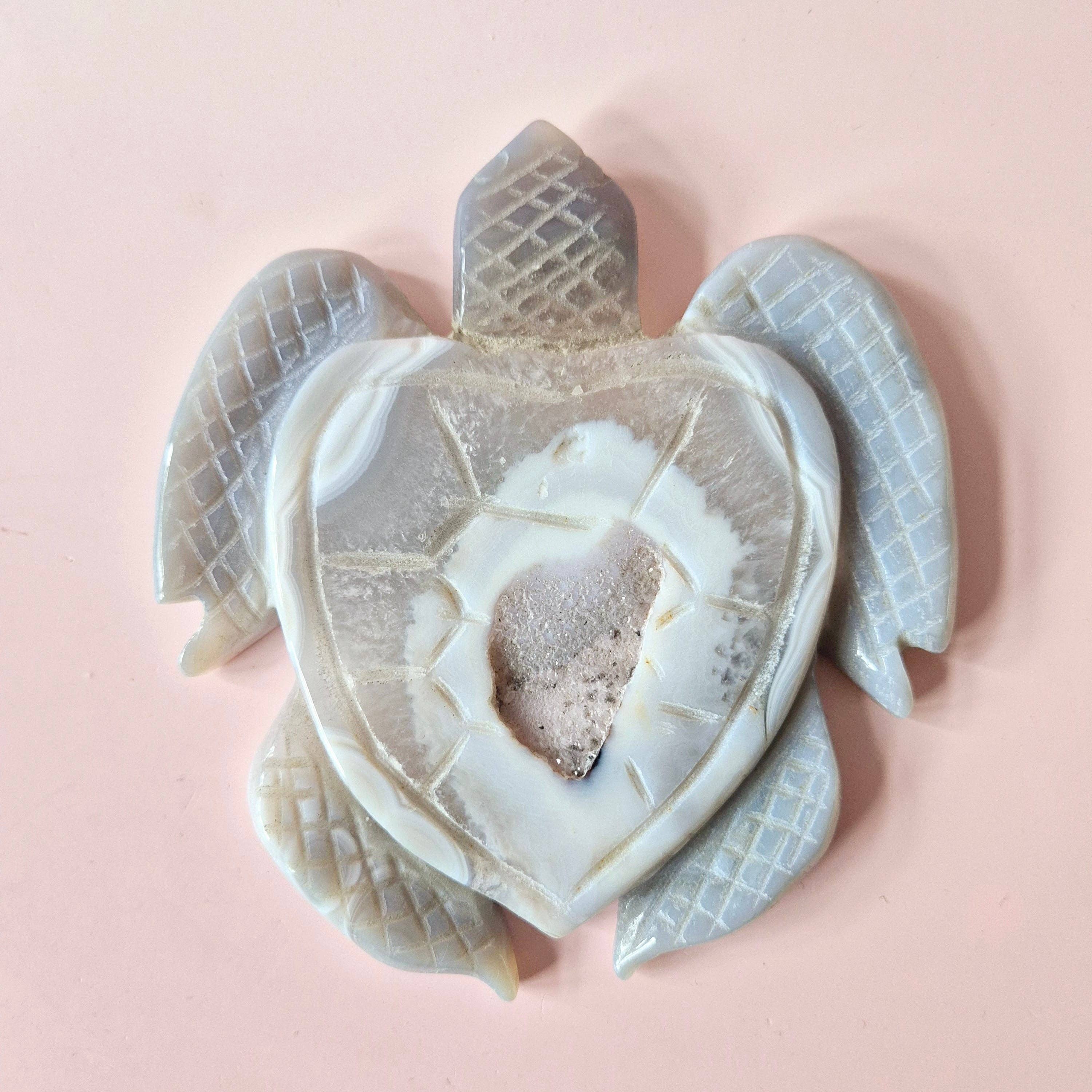 Moonlight Gemstones - Wholesale Spiritual Stone/Crystal - Gemstone Large Grey Agate Turtle with Druzy (8–12 cm) #8 – Hand-Carved Gemstone Carving