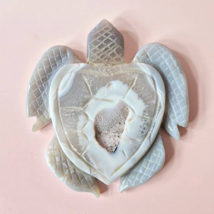 Moonlight Gemstones - Wholesale Spiritual Stone/Crystal - Gemstone Large Grey Agate Turtle with Druzy (8–12 cm) #8 – Hand-Carved Gemstone Carving0