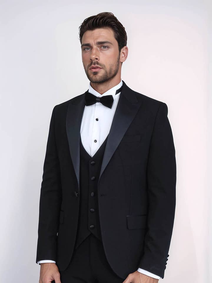 Klassisk svart smoking med satängspetsiga slag och väst – Wessi för wholesale av Wessi