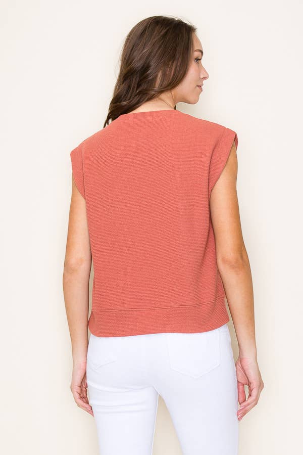 Tres Bien, Inc - Vendita all'ingrosso Top in maglia - Donna - MAGLIETTA MUSCOLARE S/L CON SCOLLO ROTONDO IN MAGLIA NUVOLATA7