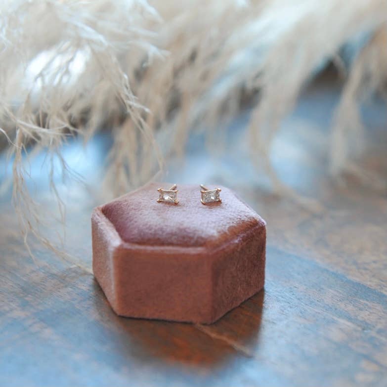 Oh So Lovely – Engroshandel Ørestikkere – Krystalbaguette-ørestikker i flere farver1