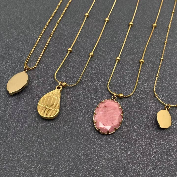 Mio Queena - Wholesale Pendant/Charm Necklace - Geometric Rhodochrosite Charm 18K Golden Necklace - FGS/CS5