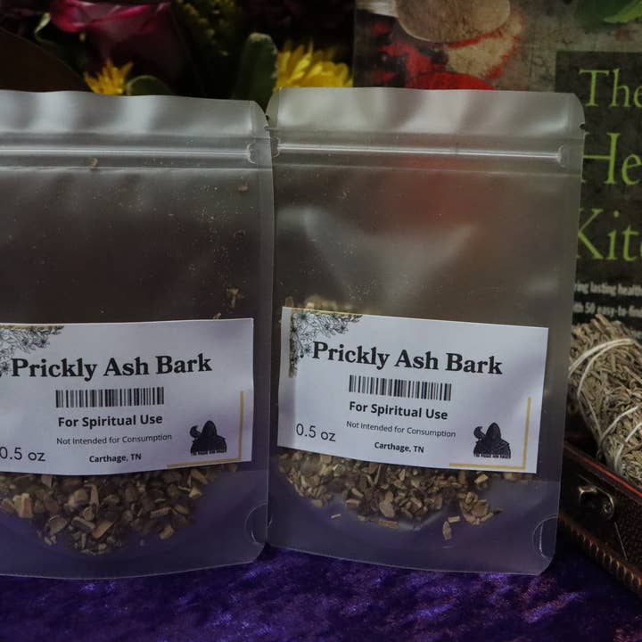 Corteccia di Frassino Spinoso Erba Essiccata per Uso Spirituale per la vendita all'ingrosso da parte di The Rouge and Raven