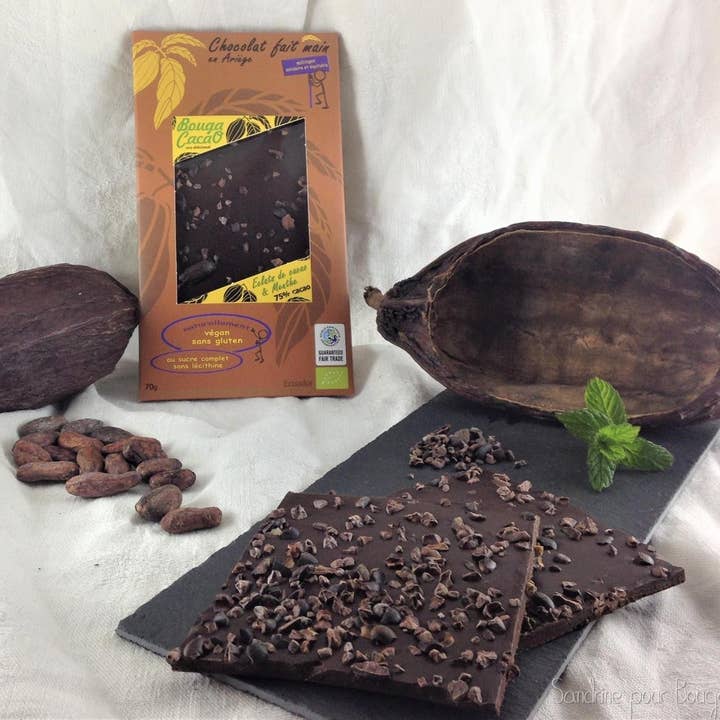 Chocolate bar 75% cocoa nibs & mint, 70g for wholesale by Bouga CacaO