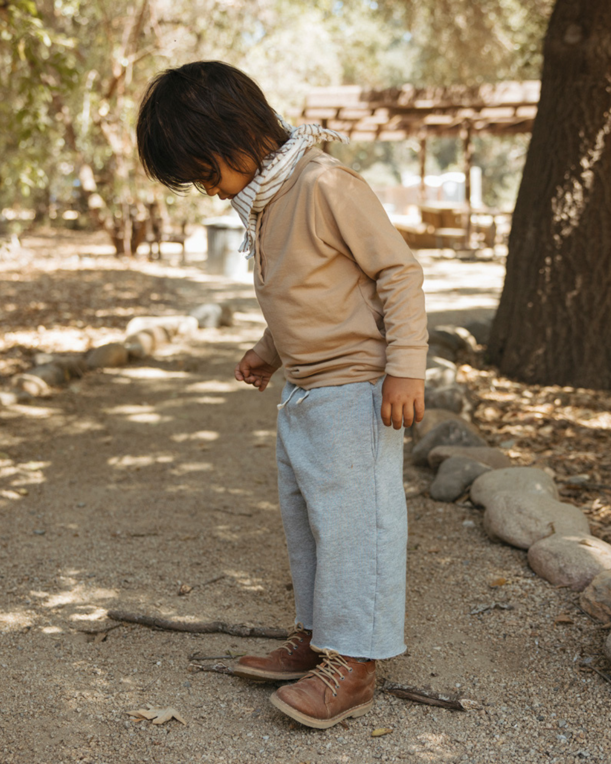 fawn Henley Rundhals för wholesale på Faire1