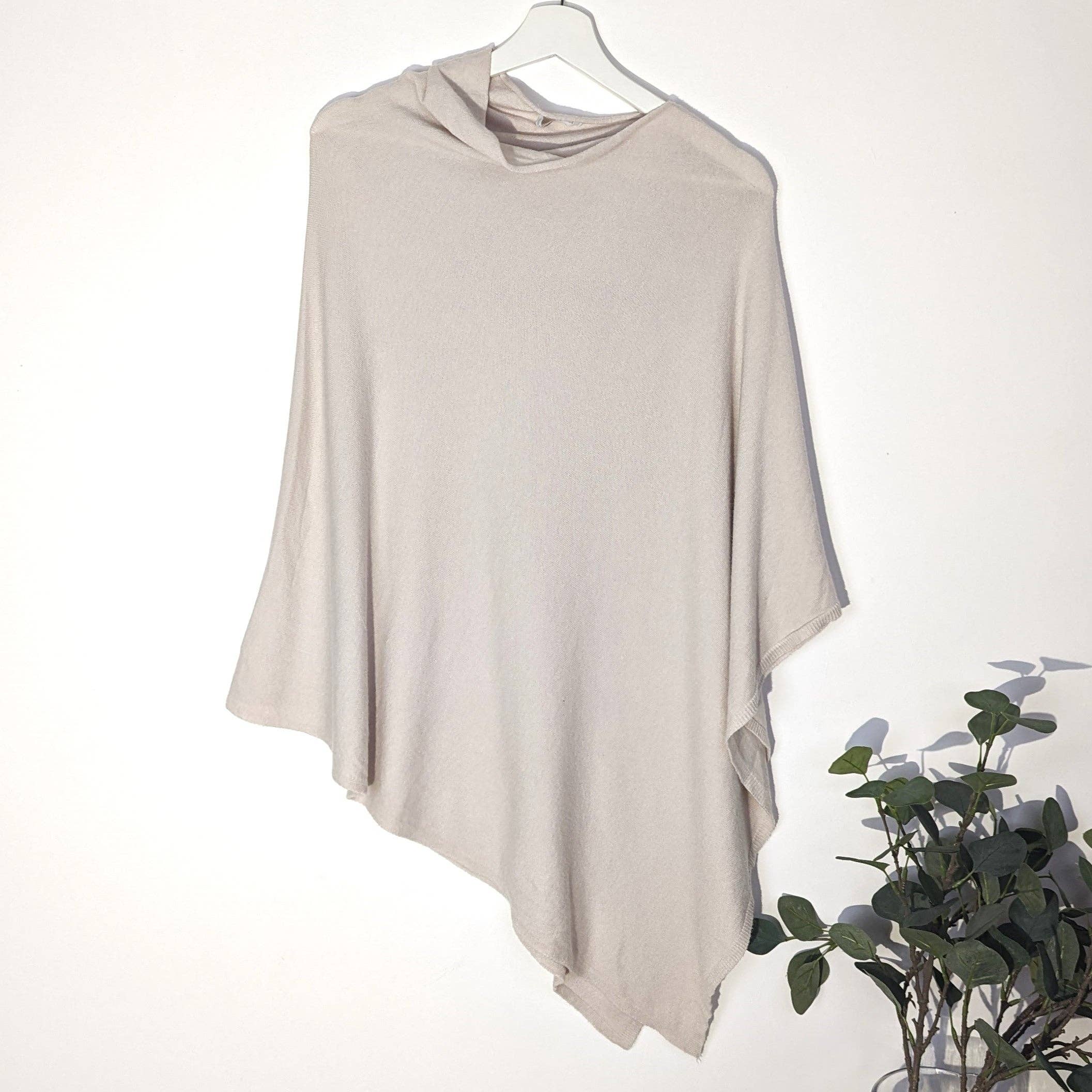 Tempest Designs – wholesale Poncho – Women's – Plain classic fine knit poncho (S-L)3