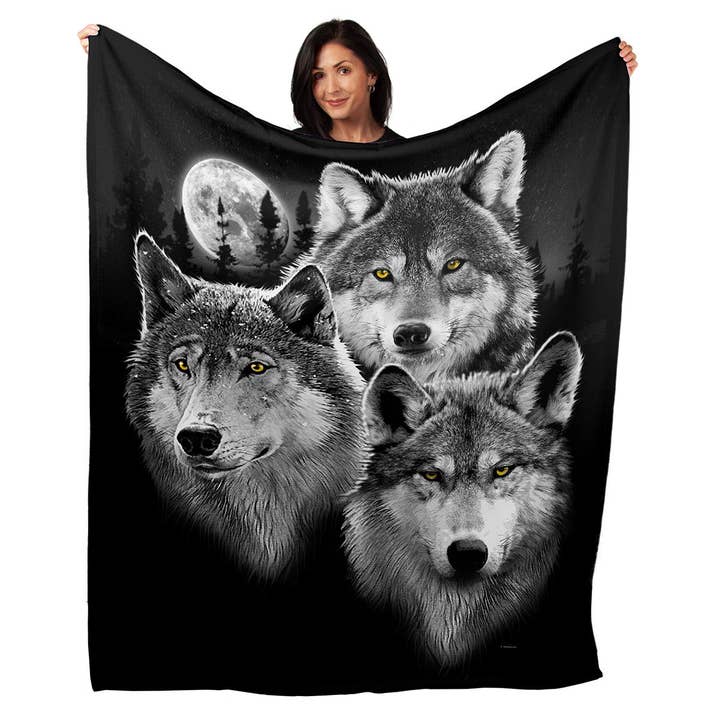 Couverture minky en peluche avec portrait de trois loups, 50 po x 60 po pour la vente par Artopia
