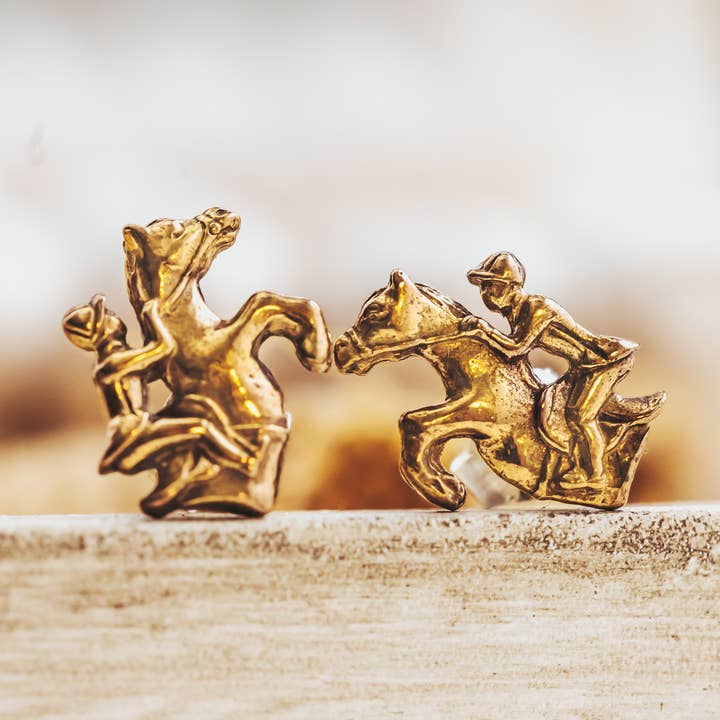 Zarte Pferdeohrringe aus Bronze für den Großhandel von The Beaded Pony