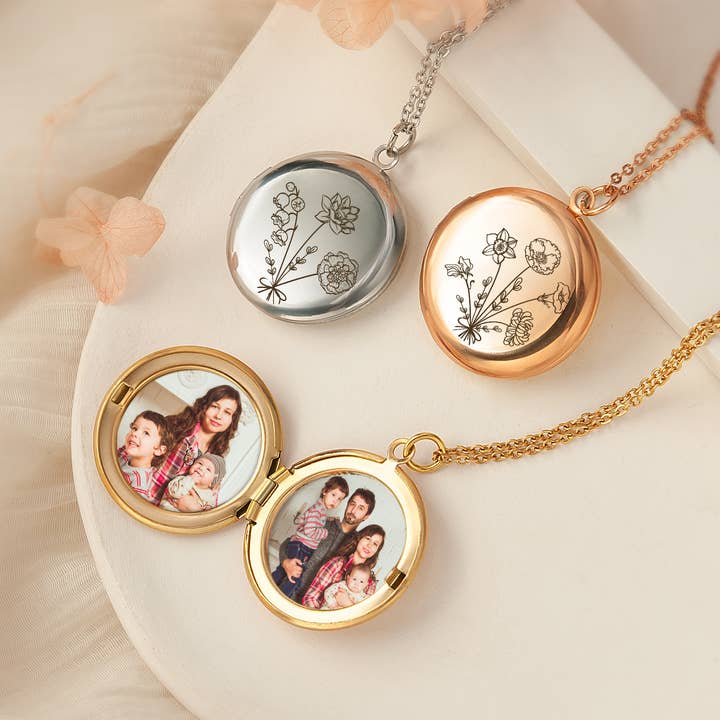Customized Flower Bouquet Flower Round Photo Locket Necklace for wholesale by Anavia