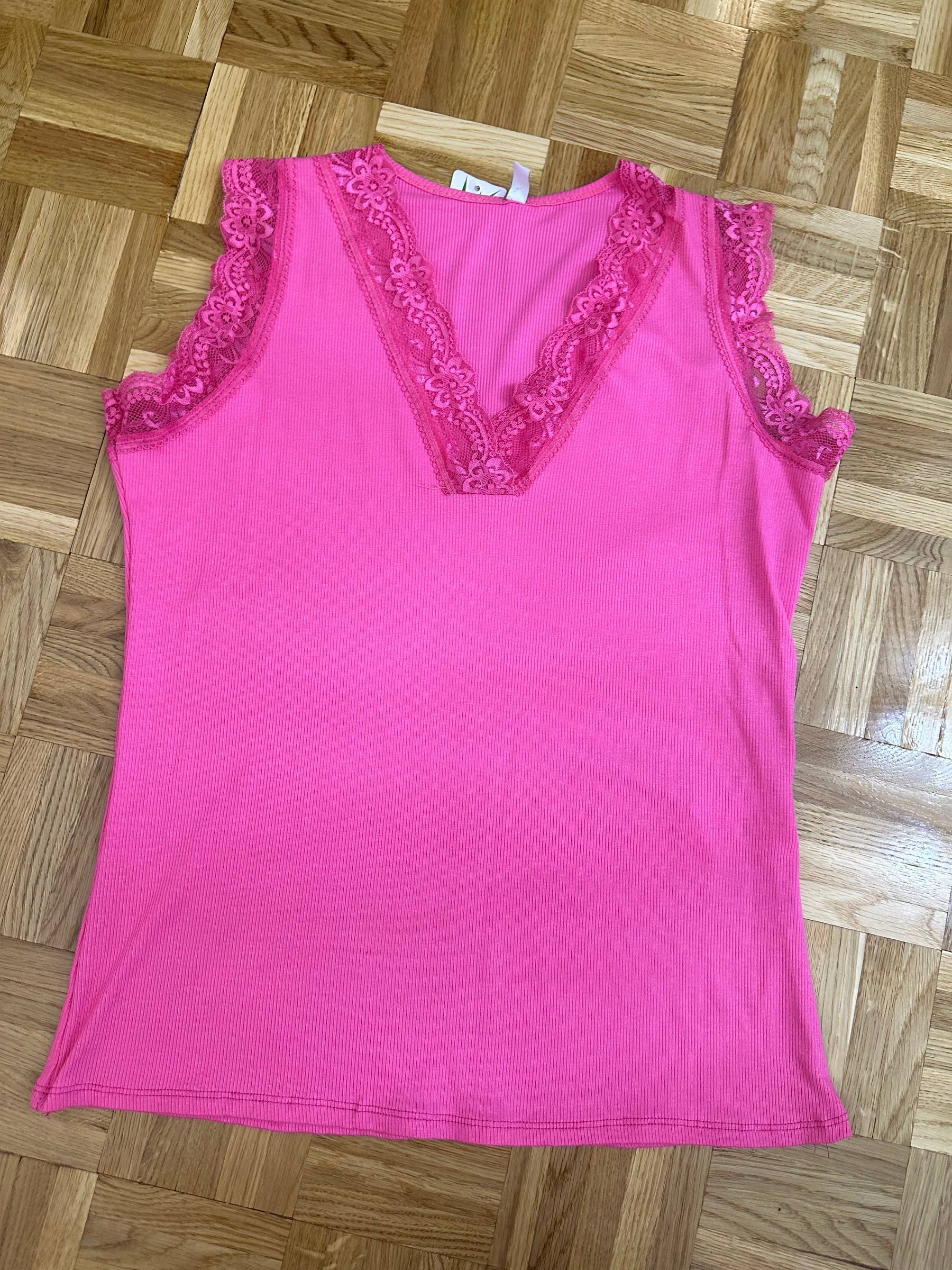 ZAFA PARIS – Engroshandel Tanktop – Kvinder – ZAFA PARIS ribbet top med V-hals og blonde i plus size9