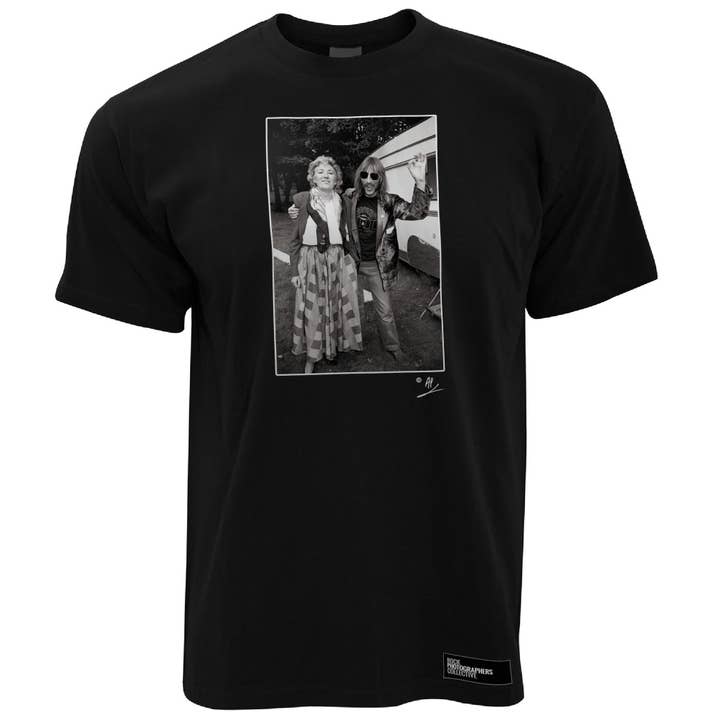 Vera Lynn med Dave Brock, Hawkwind, 1985 AP T-shirt til mænd for engroshandel hos Rock Photographers Collective