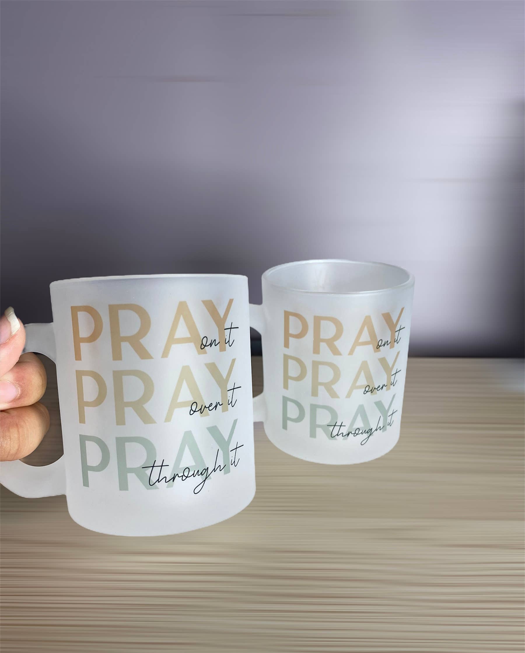 D2JCrafts – Großhandel Kaffeebecher – Bete darauf, Bete darüber, Bete durch, Frosted Coffee Mug4