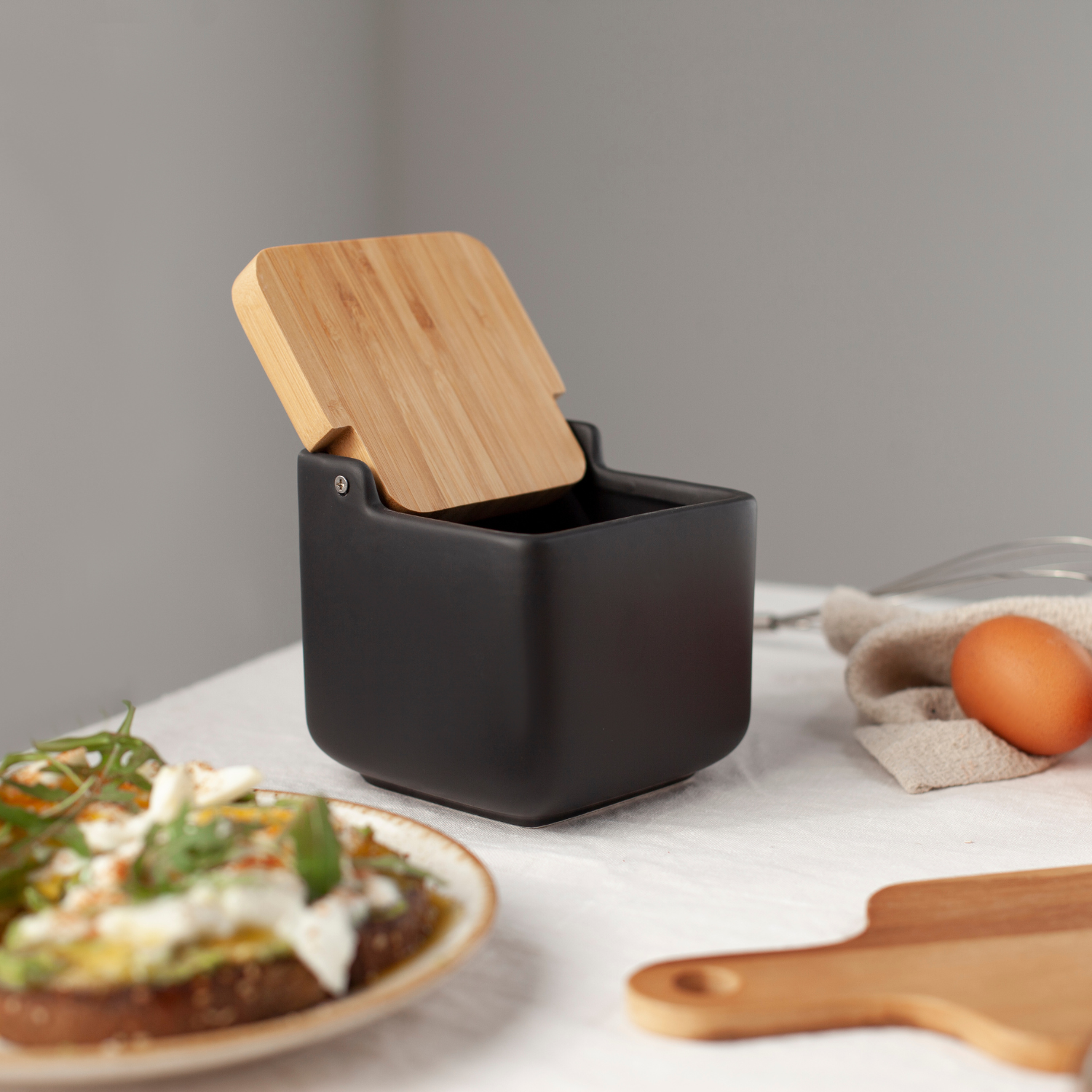 Kook Shop - Vendita all'ingrosso Contenitori/Organizer da cucina - KOOK TIME saliera da cucina con coperchio basculante in bambù3