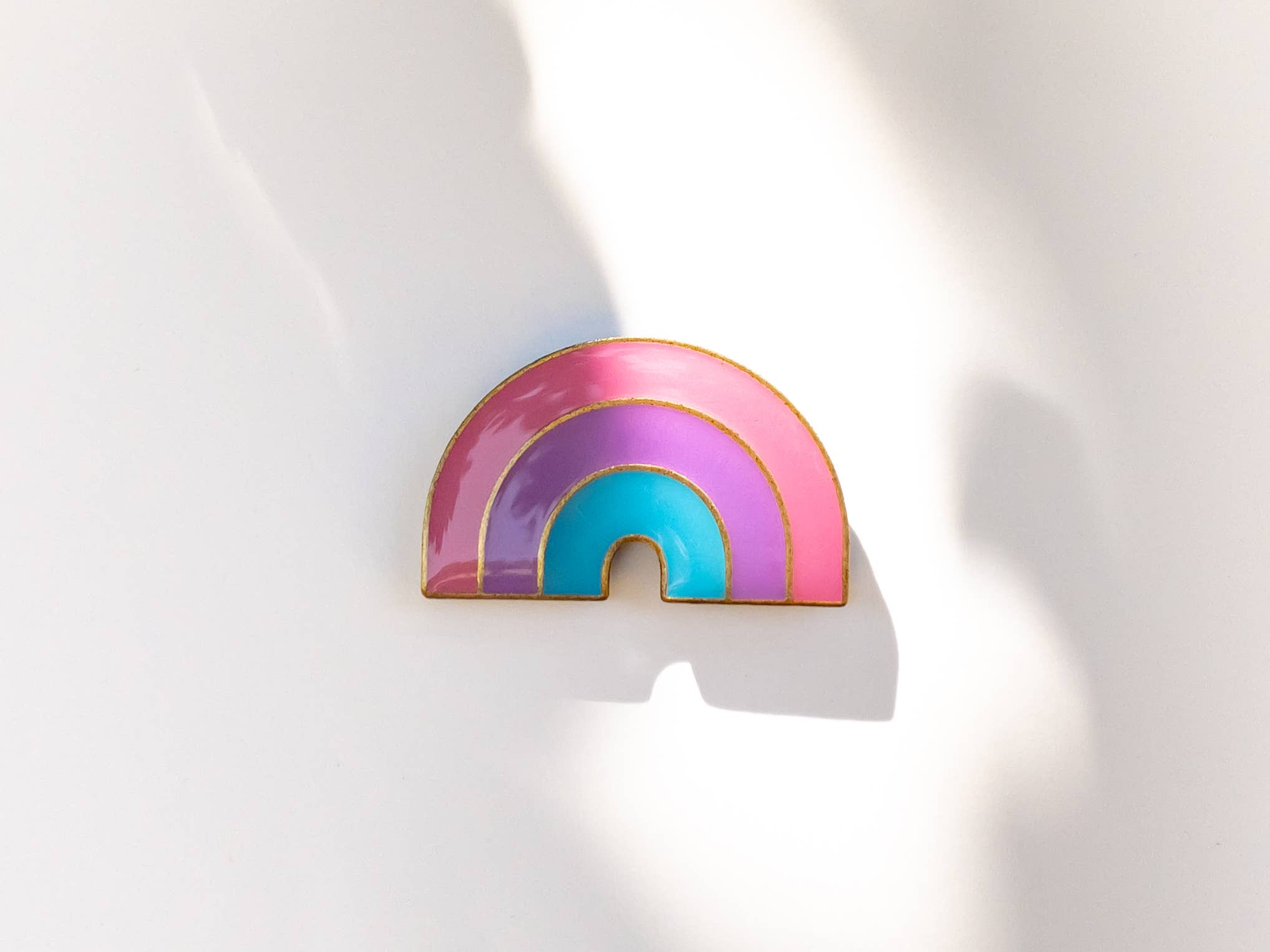 ROBNKO - Vente Épinglettes/boutons - Épinglettes arc-en-ciel Pride style rétro1