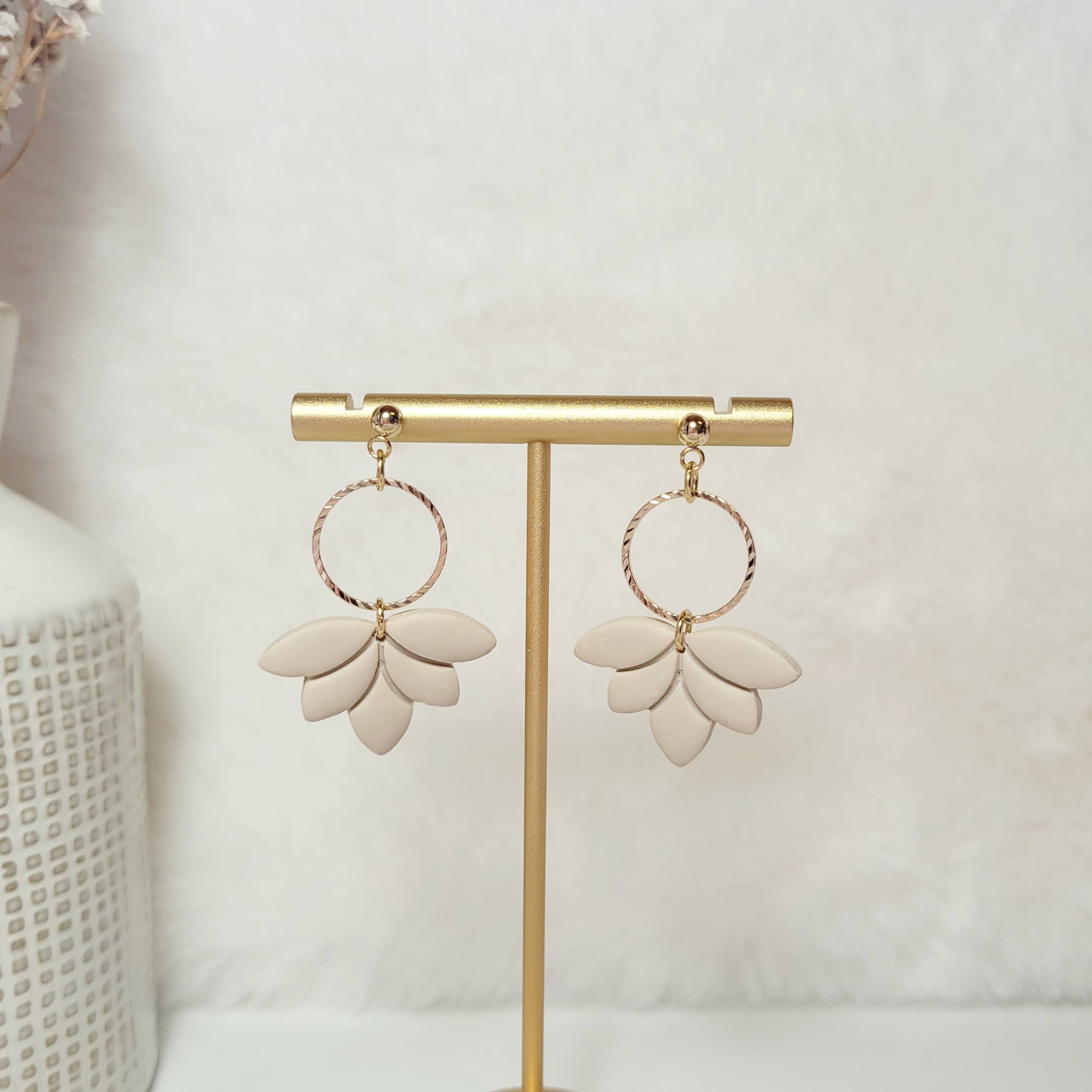 Spiegel Clay - Wholesale Dangle Earrings - Lotus dangle1