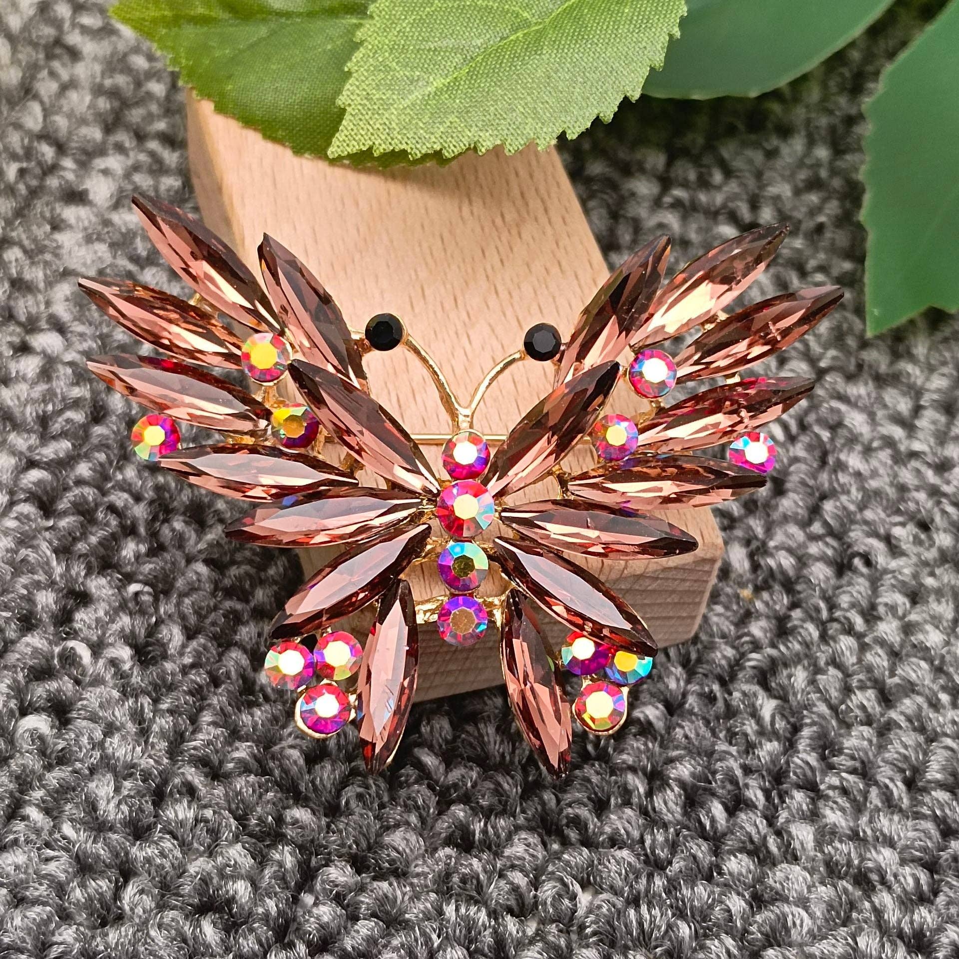 Mio Queena - Venta al por mayor Broches - Broche de mariposa con diamantes de imitación de cristal brillante2