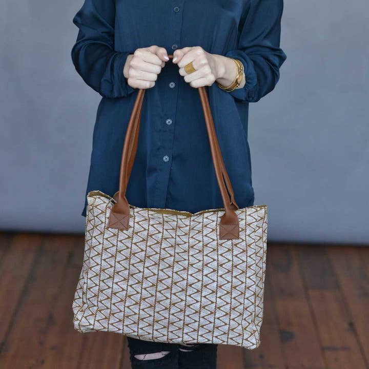 Fair Anita - Wholesale Tote Bag - Women's - Mountain Paths Purse - Gold2