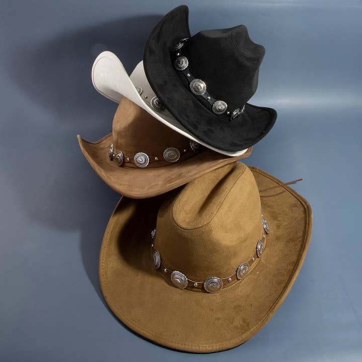 Chapeau de cowboy western à disque concho rond avec ceinture. pour la vente par Collections by Fame Accessories