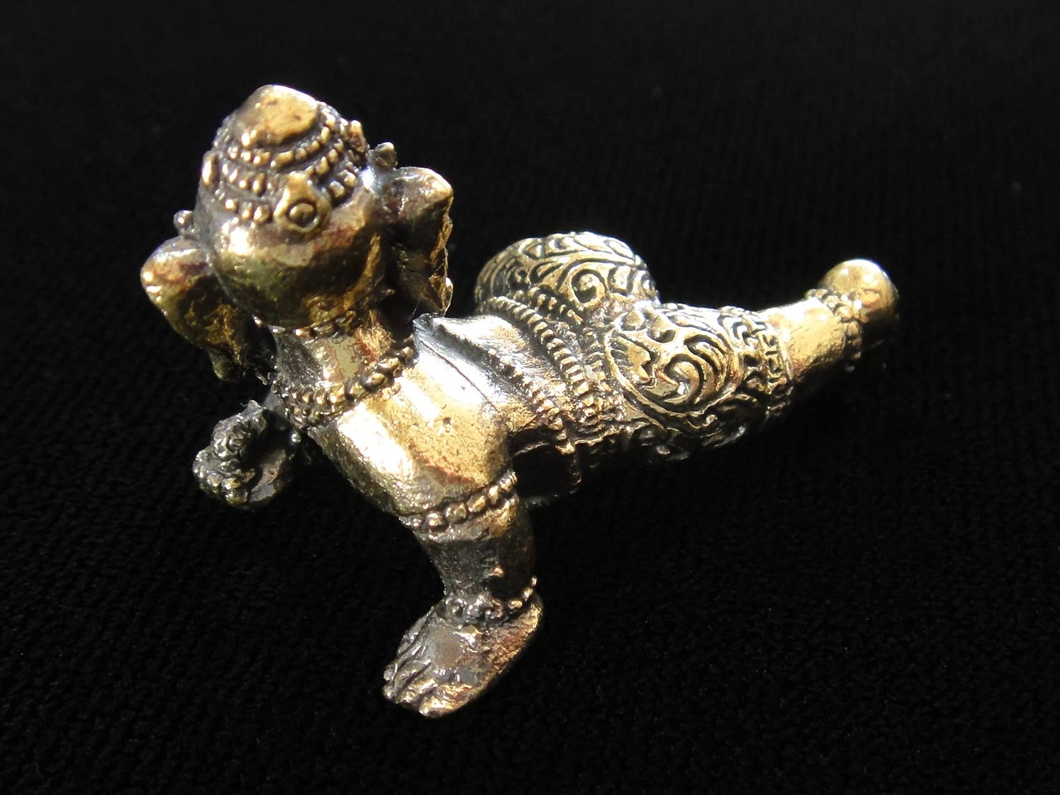 Tika – wholesale Decorative figurine – Brass Deity Statuette -Small-Crawling Ganesh2