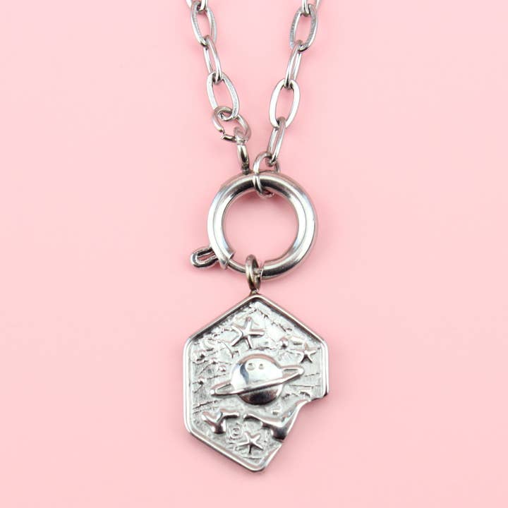 Planet vedhæng halskæde for engroshandel hos Sour Cherry