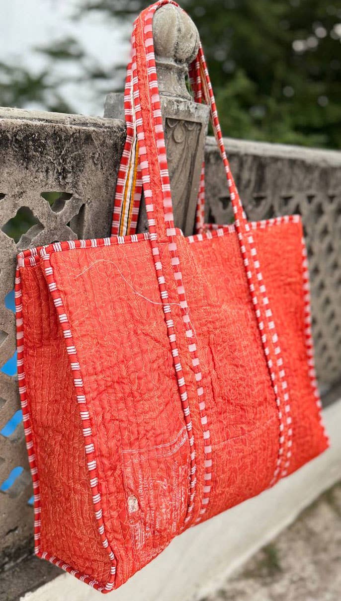 GYPSY STUDIO – wholesale Shoulder bag – women's – Timeless Women’s Fashion Shopping Silk Quilted Tote Bag  1