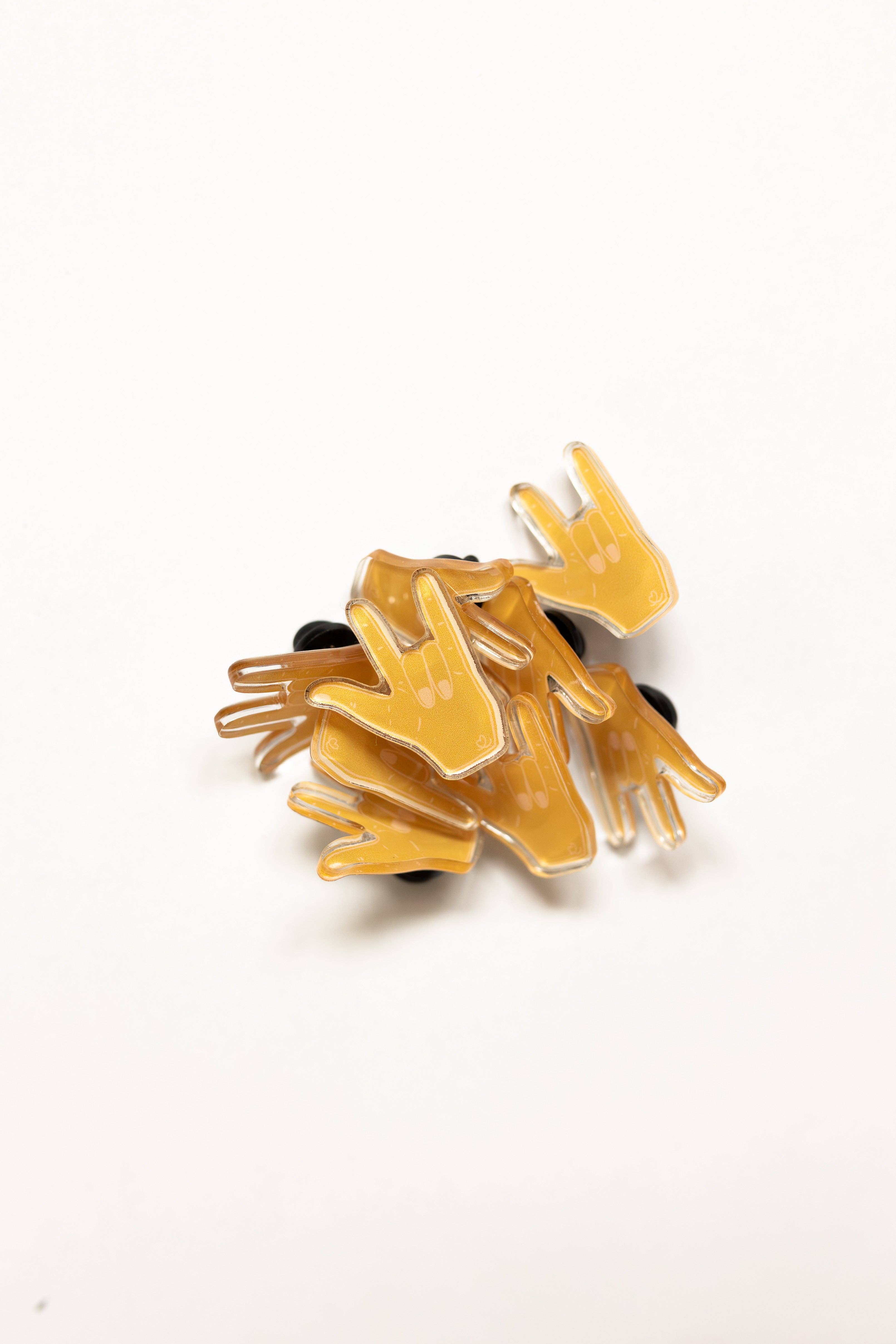 PaperHeart Studio - Wholesale Lapel Pin/Button - ILYSM Acrylic Pin2