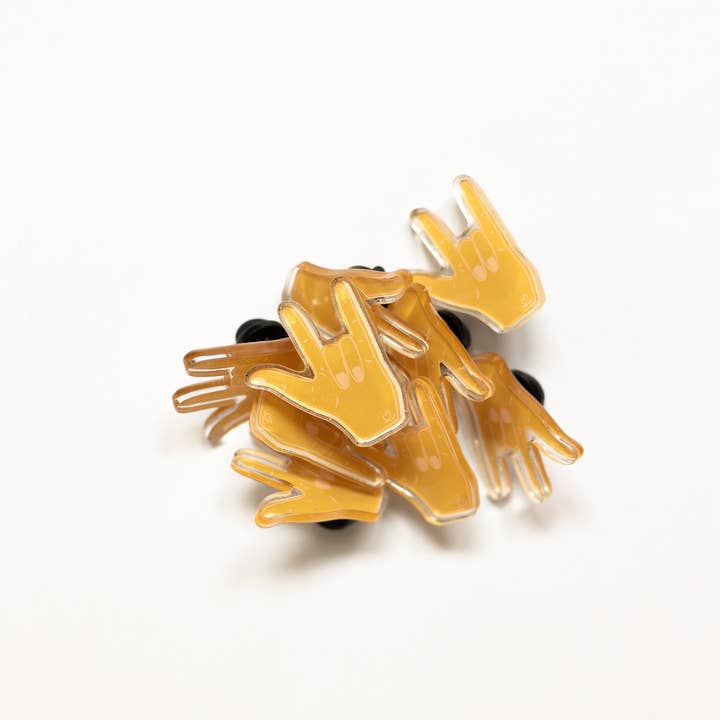 PaperHeart Studio - Wholesale Lapel Pin/Button - ILYSM Acrylic Pin2