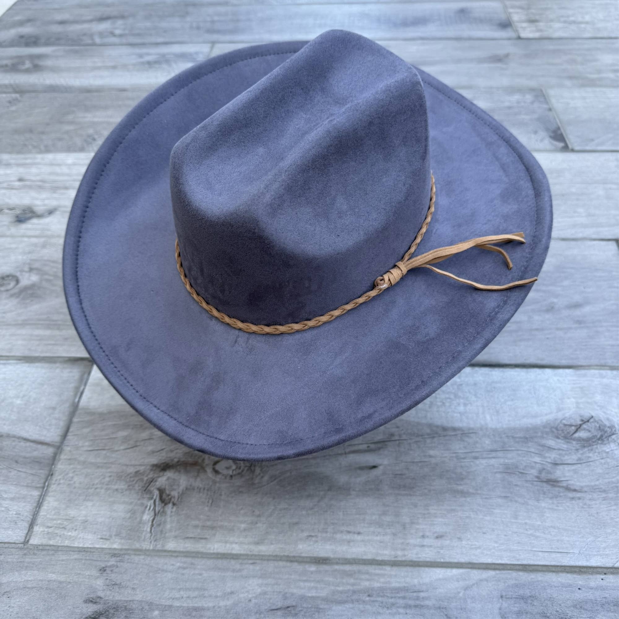 Queens INC - Wholesale Cowboy Hat - Women's - 🤠 Vegan Suede Cattleman Cowboy Hat W/ Suede Hat Band 22