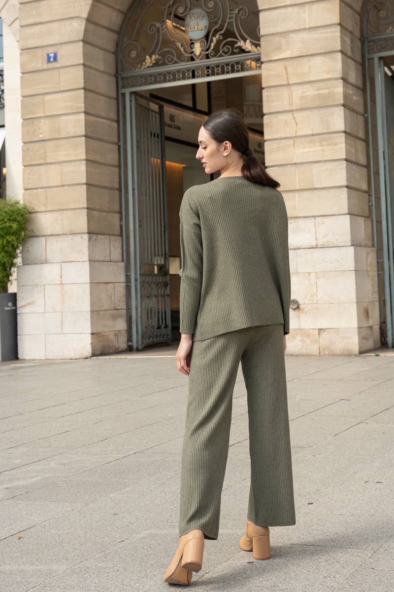 Happy look – Engroshandel Top- og buksesæt (IKKE Loungewear) - Dame – Ribstrikket Kvinde Sæt – Lige Bukser & Sweater1