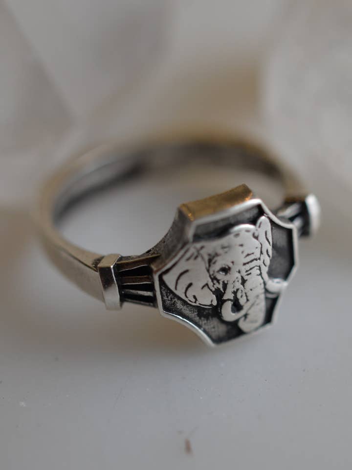Elephant Signet for wholesale by Montestruque