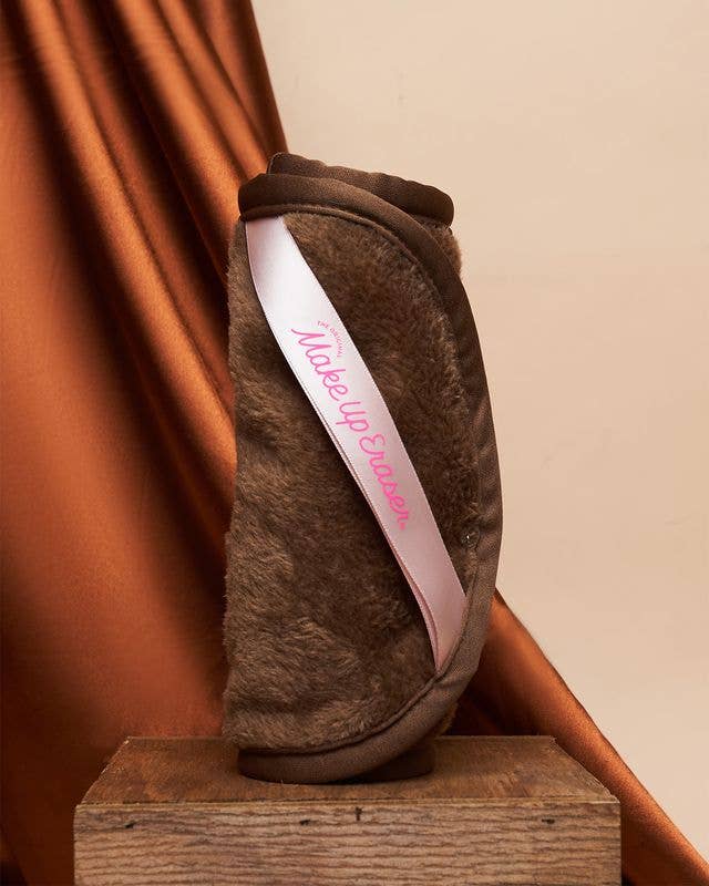 The Original MakeUp Eraser - Wholesale Makeup Remover - Mocha MakeUp Eraser PRO | The Color of The Year2