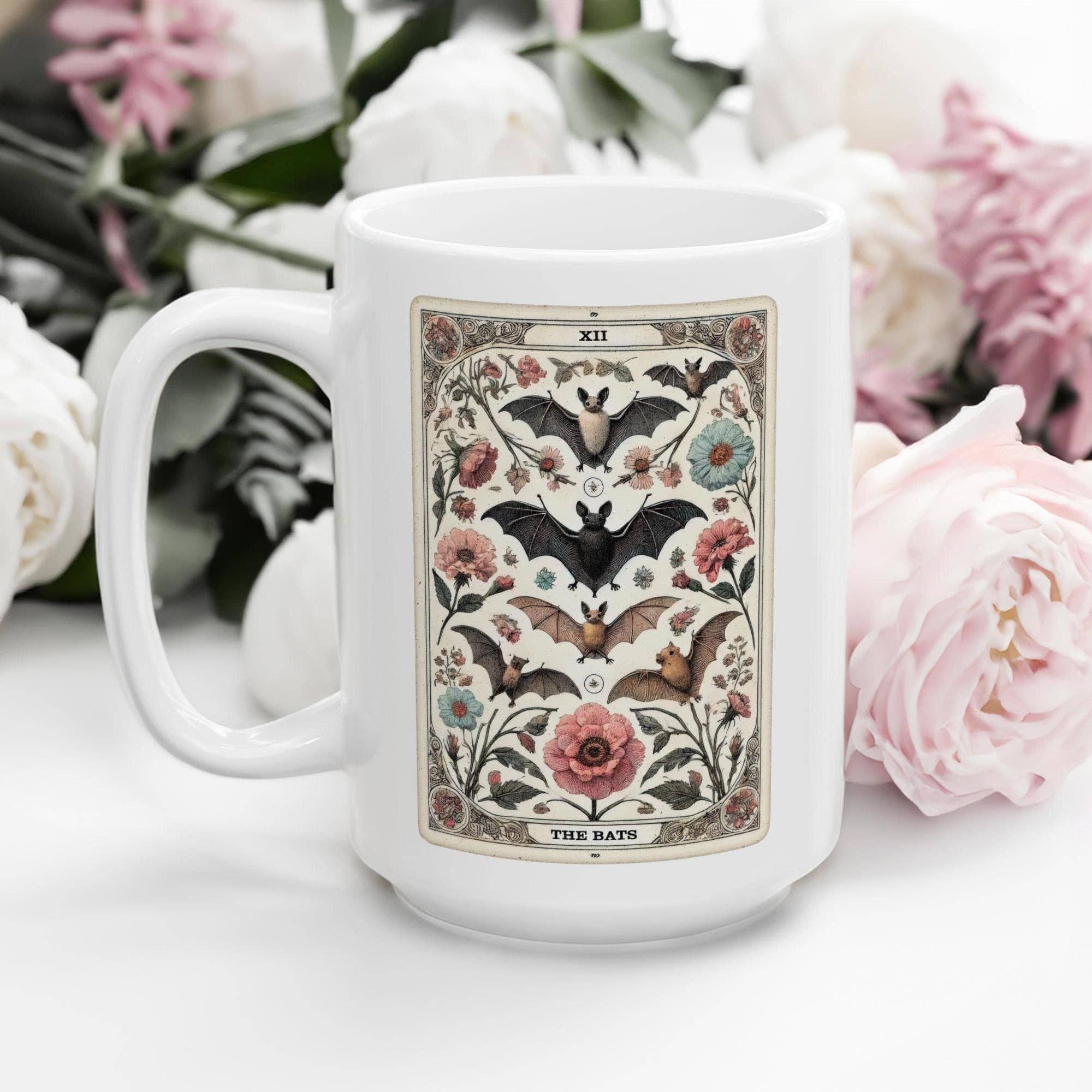 NVC Ecommerce LLC - Vente Tasse à café - Tasse d'Halloween Bats Tarot, tasse à café d'Halloween vintage1