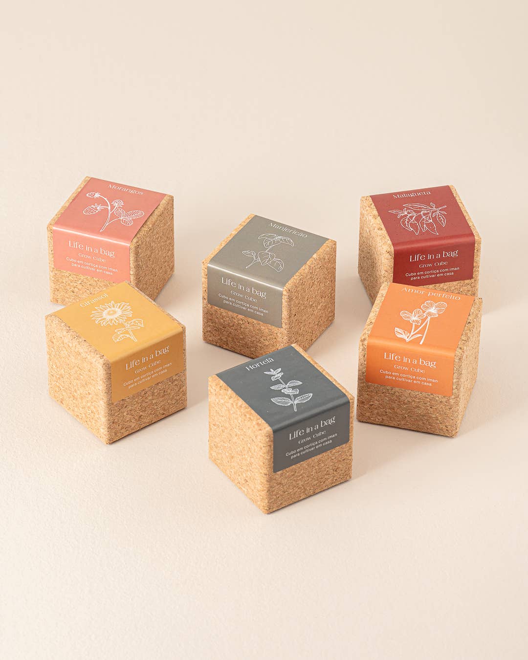 Life in a bag – Engroshandel Plantekrukke – Grow Cube Merry Christmas - Korkkubus med magnet til dyrkning af blomster og krydderurter3