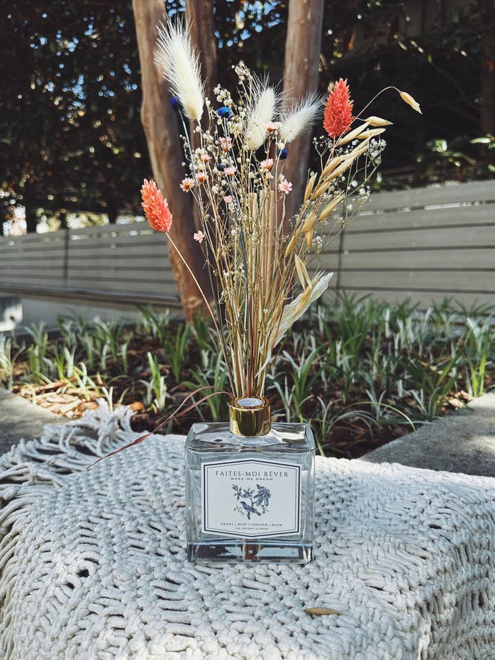 Diffuseur d'Huile "Faites Moi Rêver" Pivoine + Menthe + Genévrier pour la vente par The Golden Slipper