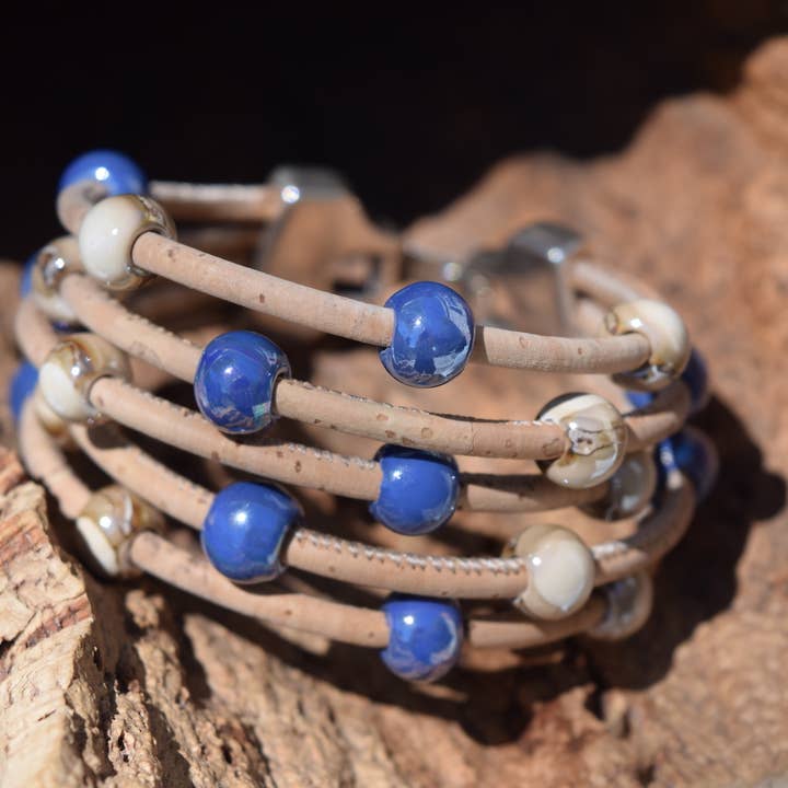 Pulseira de cortiça frisada azul e bege por atacado de Cork Tree Designs