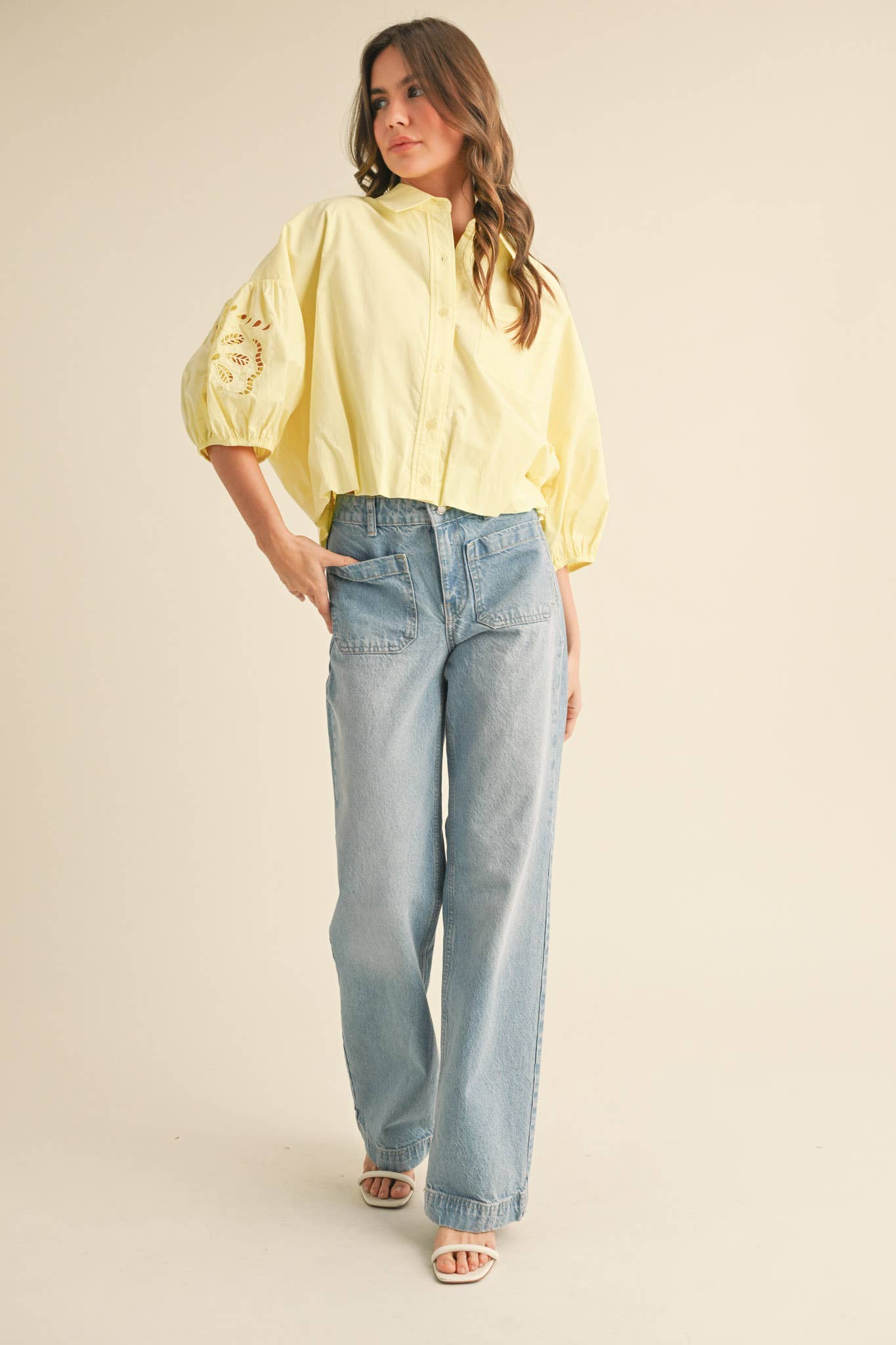 &MERCI – Engroshandel Skjorte med buttondown – til kvinder – UDSKÅRET BRODERET BOBLEÆRME TOP MTP383552