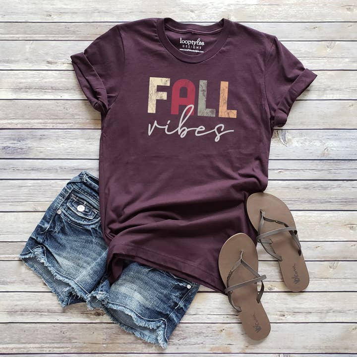CAMISETA FALL VIBES | OTOÑO | TALLAS XS-2XL para venta al por mayor de Loopty Loo Designs