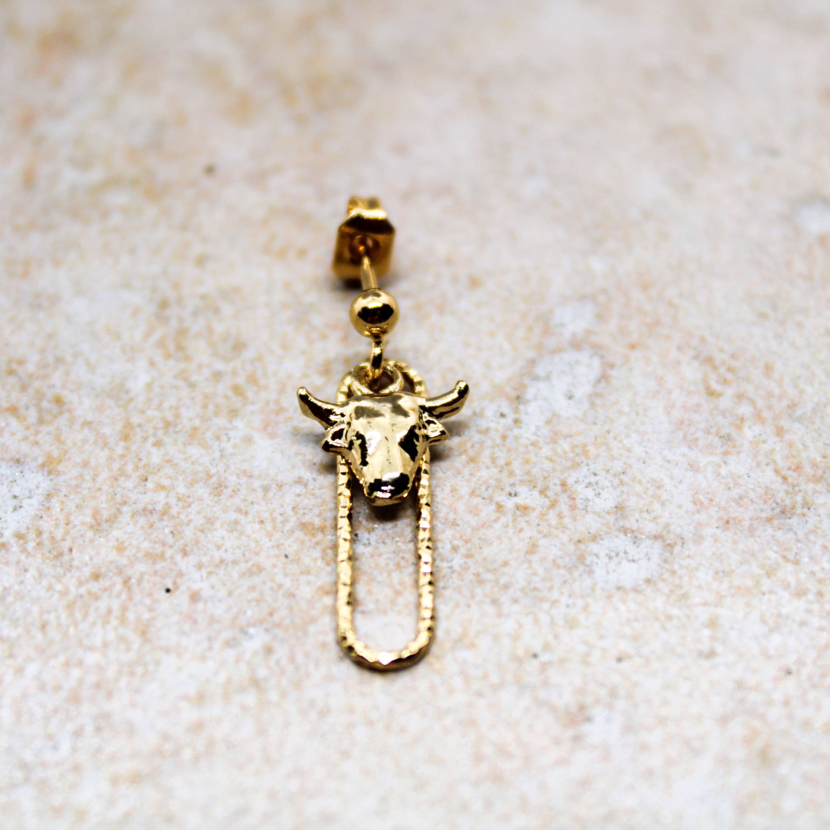 Lyscie Créations - Vente Boucles d'oreilles pendantes - Mono Boucle Taureau1