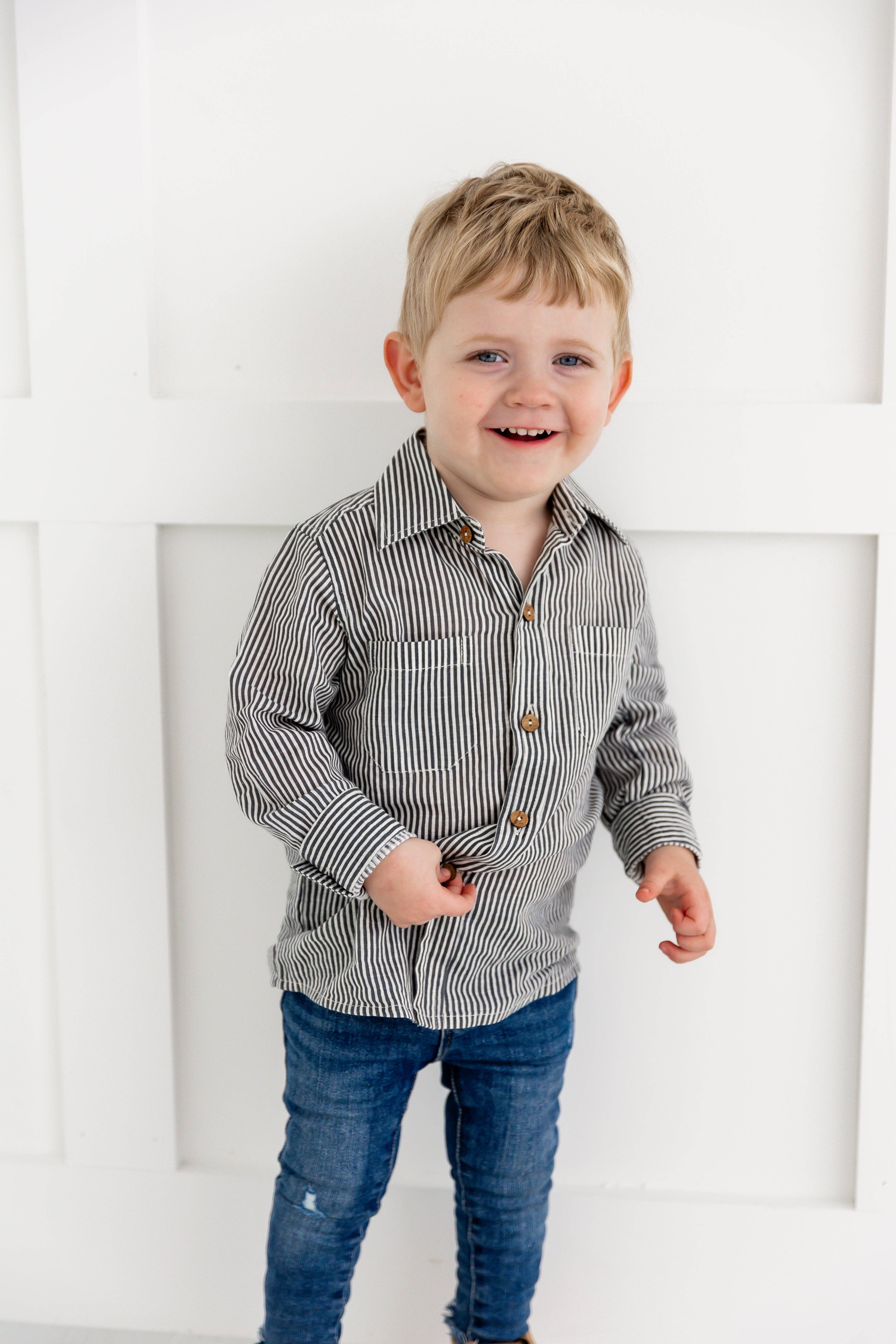 Yo Baby – wholesale Skjortor – Barn – Grårandiga tryckta pojkskjortor3