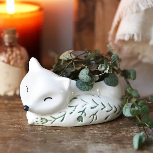 Lisa Angel - Wholesale Plant Pot - Sleeping Fox Planter4
