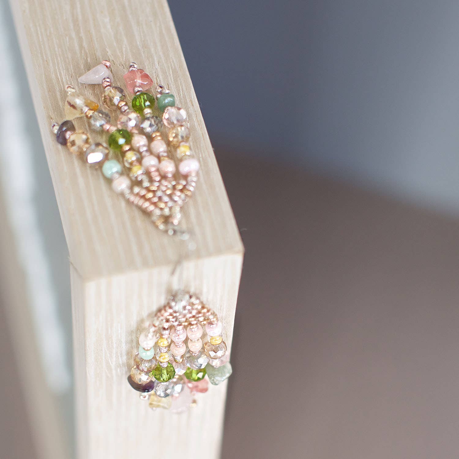 Lucia's Imports - Vente Boucles d'oreilles pendantes - Boucle d'oreille en pierre plume3